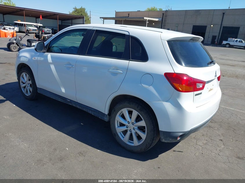 2015 Mitsubishi Outlander VIN 4A4AR3AU8FE022779 IAAI salvage auction — FRONT END, Salvage Title, sold $2,400 on 2026-09-26 (photo 3)