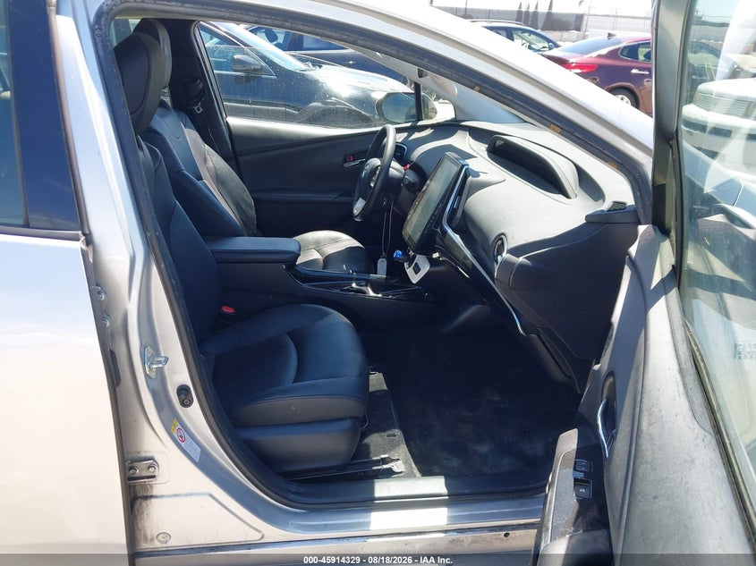 2017 Toyota Prius prime VIN JTDKARFP8H3060102 IAAI salvage auction — NORMAL WEAR, Clear - Dealer Only (California), sold $7,250 on 2026-08-26 (photo 5)