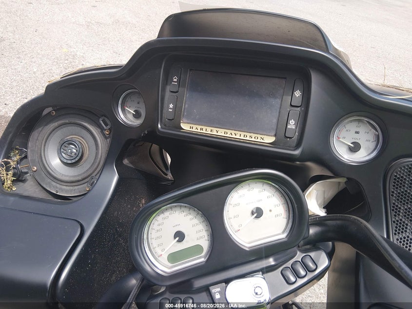 2017 Harley-davidson Road glide VIN 1HD1KTC17HB664881 IAAI salvage auction — ROLLOVER, Wait Title, sold $2,550 on 2026-10-12 (photo 7)