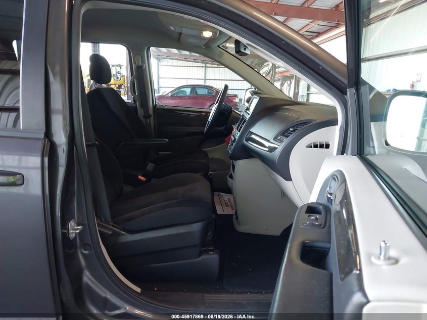 2018 Dodge Grand caravan VIN 2C4RDGBGXJR323963 IAAI salvage auction — NORMAL WEAR, Sf97 (Georgia), sold $9,950 on 2026-10-06 (photo 5)