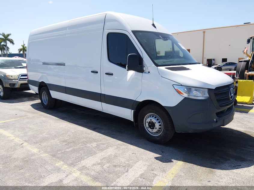 2024 Mercedes-benz Sprinter VIN W1Y5NCHY7RT186842 — IAAI salvage auction photo