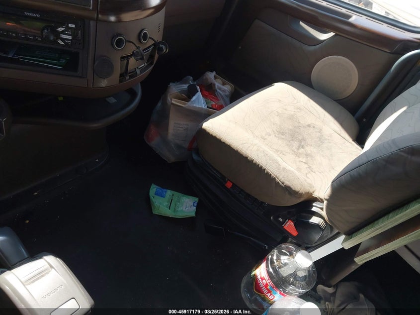 2015 Volvo VIN 4V4NC9EH4FN919144 IAAI salvage auction — FRONT END, Salvage (California), sold $1,200 on 2026-10-16 (photo 6)