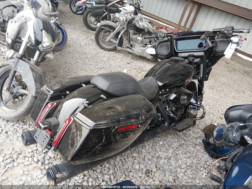 2025 Harley-davidson Street glide VIN 1HD1KB71XSB622667 IAAI salvage auction — LEFT FRONT, Wait Title, sold $11,100 on 2026-10-06 (photo 4)