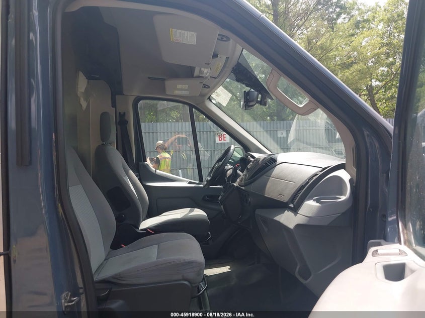 2019 Ford Transit-250 VIN 1FTYR3XMXKKB34170 IAAI salvage auction — LEFT & RIGHT, Clear (New Jersey), sold $7,000 on 2026-08-26 (photo 5)
