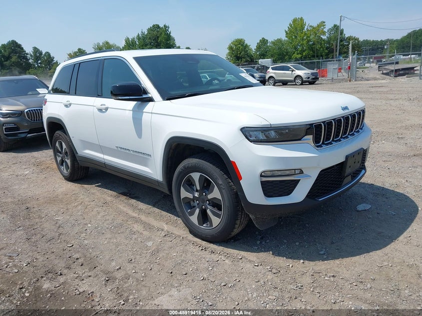 2024 Jeep Grand cherokee VIN 1C4RJYB64R8516798 — IAAI salvage auction photo