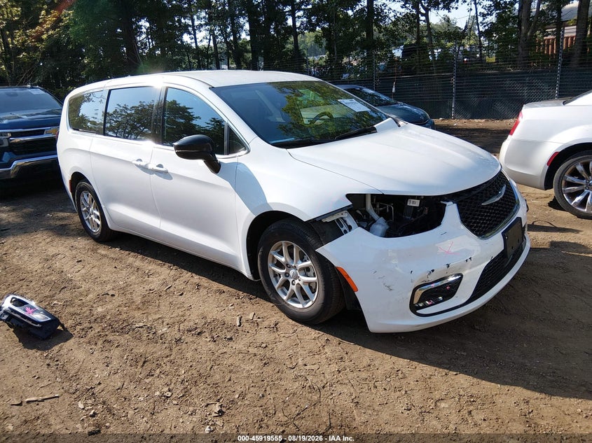 2026 Chrysler Pacifica VIN 2C4RC1BGXTR183447 — IAAI salvage auction photo