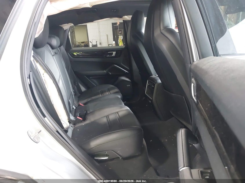 2019 Porsche Cayenne VIN WP1AB2AYXKDA61297 IAAI salvage auction — RIGHT SIDE, Salvage Title, sold $14,200 on 2026-09-20 (photo 8)