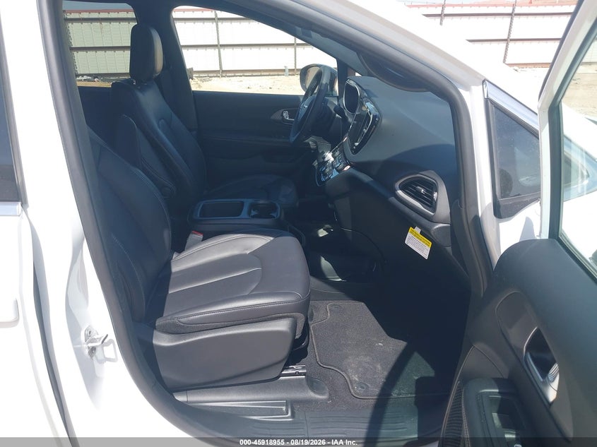 2026 Chrysler Pacifica VIN 2C4RC1BG4TR263374 IAAI salvage auction — FRONT END, Salvage Title, sold $18,100 on 2026-08-22 (photo 5)