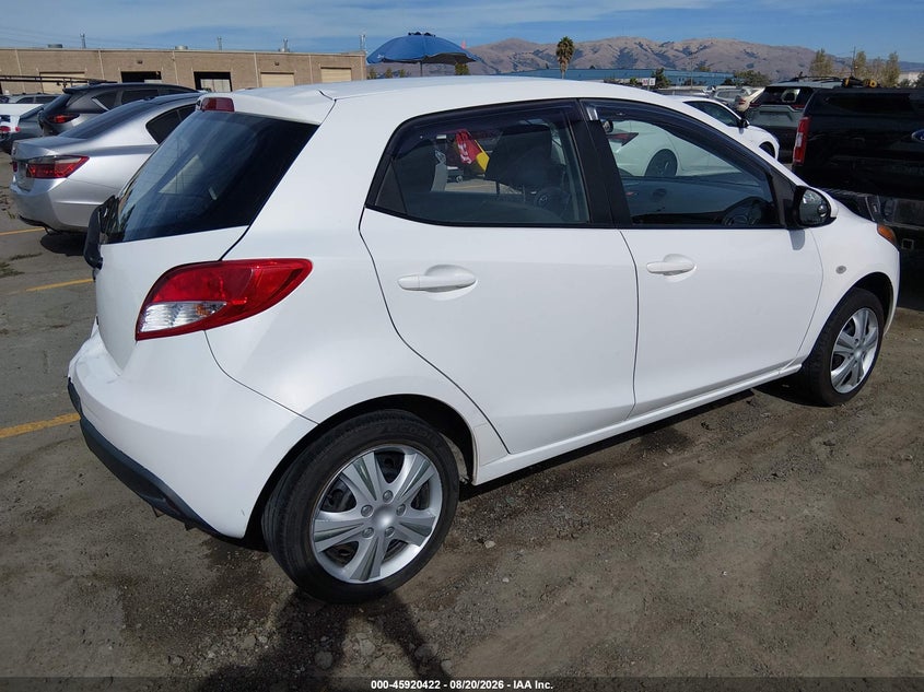 2013 Mazda 2 VIN JM1DE1KZ9D0156709 IAAI salvage auction — REAR END, Wait Title, sold $900 on 2026-09-21 (photo 4)