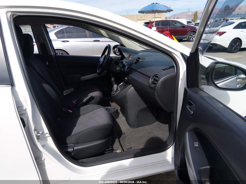 2013 Mazda 2 VIN JM1DE1KZ9D0156709 IAAI salvage auction — REAR END, Wait Title, sold $900 on 2026-09-21 (photo 5)