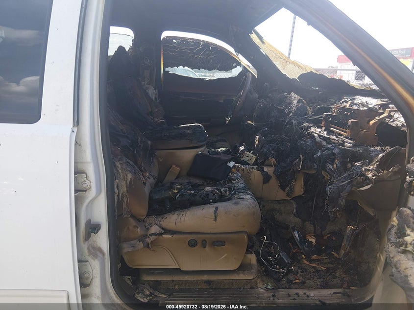2008 Gmc SIERRA VIN 1GTHK236X8F139098 IAAI salvage auction — Burn Interior, Salvage (Arkansas), sold $675 on 2026-10-07 (photo 5)
