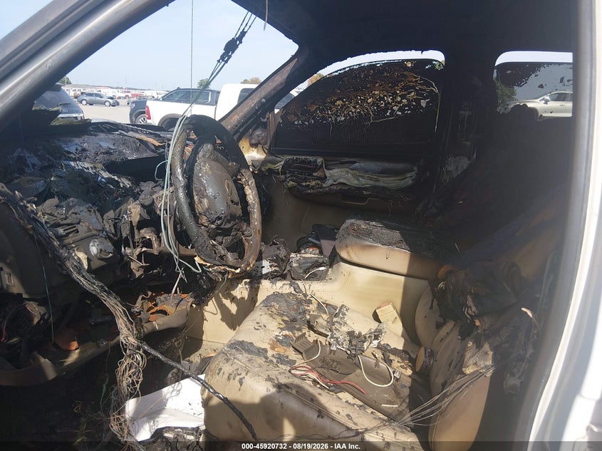 2008 Gmc SIERRA VIN 1GTHK236X8F139098 IAAI salvage auction — Burn Interior, Salvage (Arkansas), sold $675 on 2026-10-07 (photo 6)
