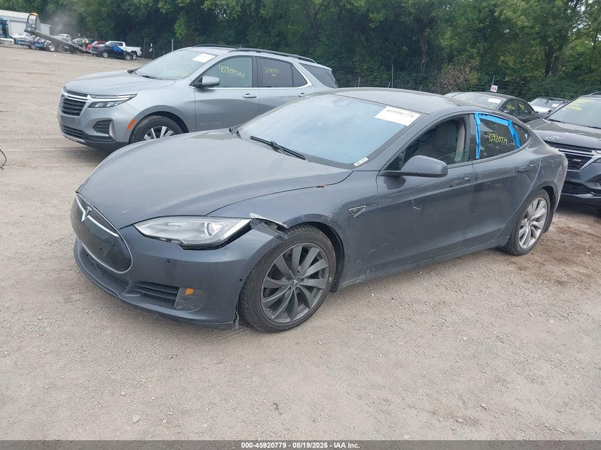 2015 Tesla Model s VIN 5YJSA1S20FF087919 IAAI salvage auction — NORMAL WEAR, Clear (Indiana), sold $2,575 on 2026-08-29 (photo 2)