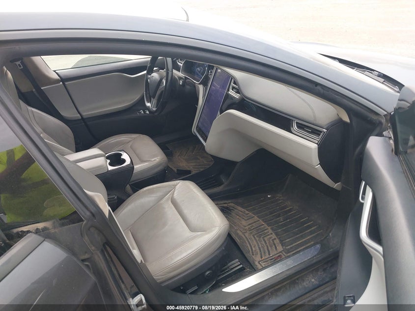 2015 Tesla Model s VIN 5YJSA1S20FF087919 IAAI salvage auction — NORMAL WEAR, Clear (Indiana), sold $2,575 on 2026-08-29 (photo 5)