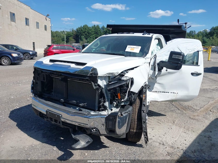 2026 Gmc VIN 1GD3USE73TF123453 IAAI salvage auction — LEFT SIDE, Salvage (Massachusetts), sold $5,600 on 2026-08-28 (photo 2)