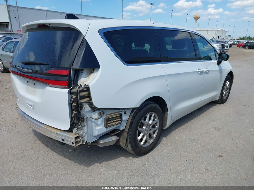 2024 Chrysler Pacifica VIN 2C4RC1BG7RR168025 IAAI salvage auction — SIDE, Wait Title, sold $9,500 on 2026-08-26 (photo 4)