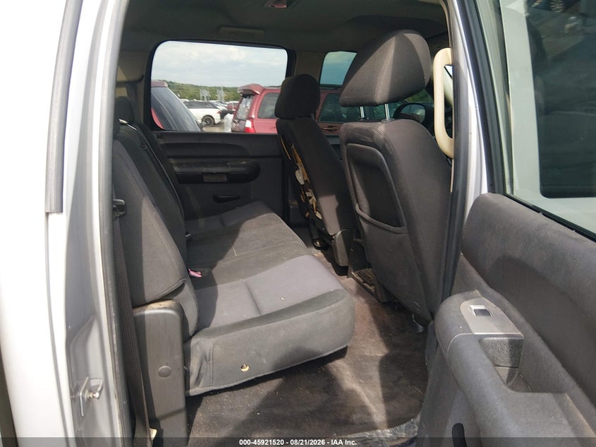 2010 GMC Sierra 1500 VIN 3GTRKVE38AG271032 IAAI salvage auction — UNKNOWN, Clear (Oklahoma), sold $1,000 on 2026-10-06 (photo 8)