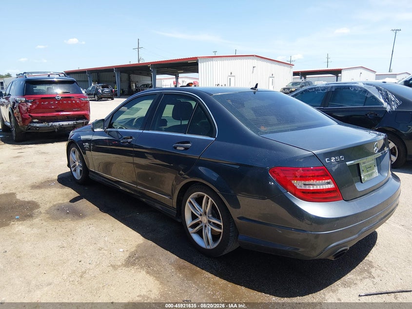 2013 Mercedes-benz C-klasse VIN WDDGF4HB5DA776866 IAAI salvage auction — ENGINE DAMAGE, Certificate Of Destruction (Louisiana), sold $350 on 2026-09-15 (photo 3)