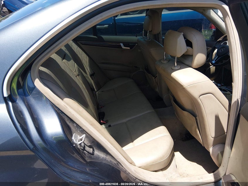2013 Mercedes-benz C-klasse VIN WDDGF4HB5DA776866 IAAI salvage auction — ENGINE DAMAGE, Certificate Of Destruction (Louisiana), sold $350 on 2026-09-15 (photo 8)