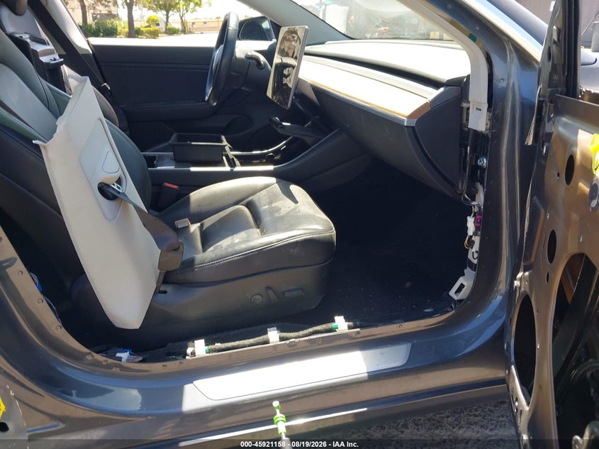 2019 Tesla Model 3 VIN 5YJ3E1EA7KF447435 IAAI salvage auction — RIGHT SIDE, Wait Title, sold $4,550 on 2026-09-10 (photo 5)