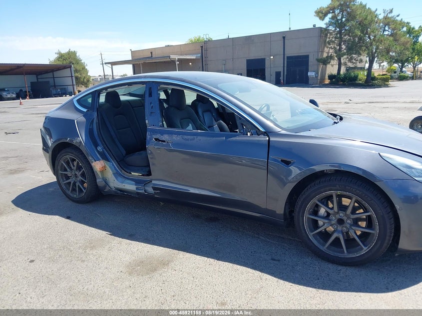 2019 Tesla Model 3 VIN 5YJ3E1EA7KF447435 IAAI salvage auction — RIGHT SIDE, Wait Title, sold $4,550 on 2026-09-10 (photo 6)