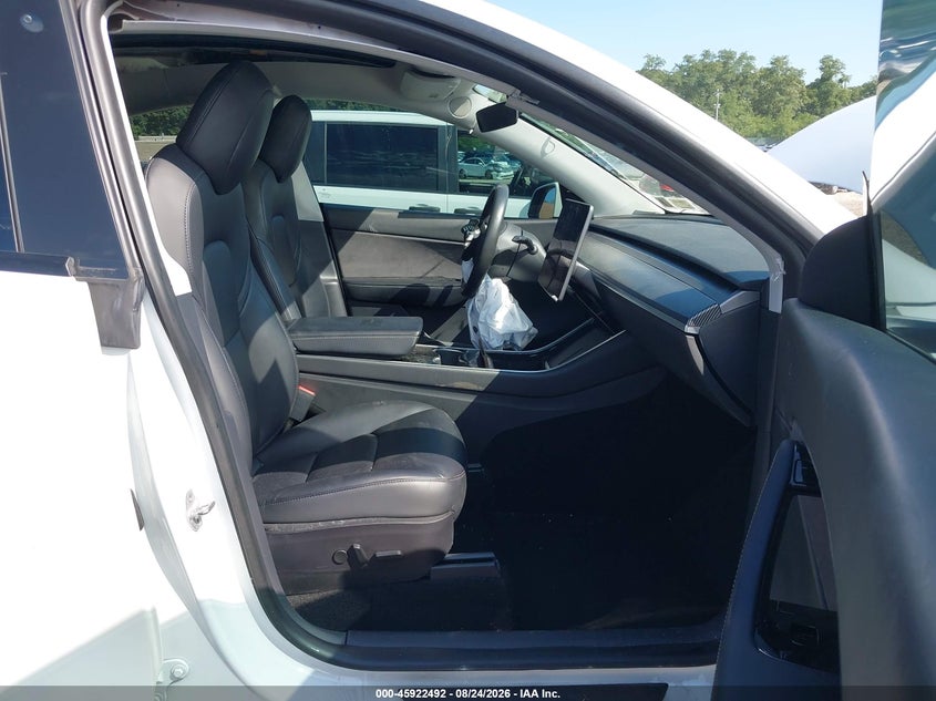 2020 Tesla Model y VIN 5YJYGDEF4LF002746 IAAI salvage auction — FRONT END, Mv-907A (New York), sold $8,100 on 2026-10-09 (photo 5)