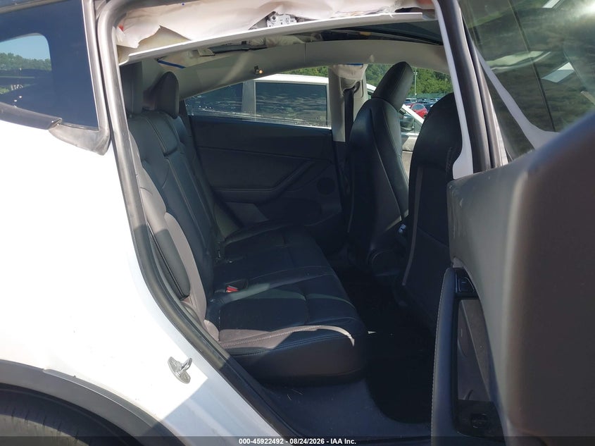 2020 Tesla Model y VIN 5YJYGDEF4LF002746 IAAI salvage auction — FRONT END, Mv-907A (New York), sold $8,100 on 2026-10-09 (photo 8)