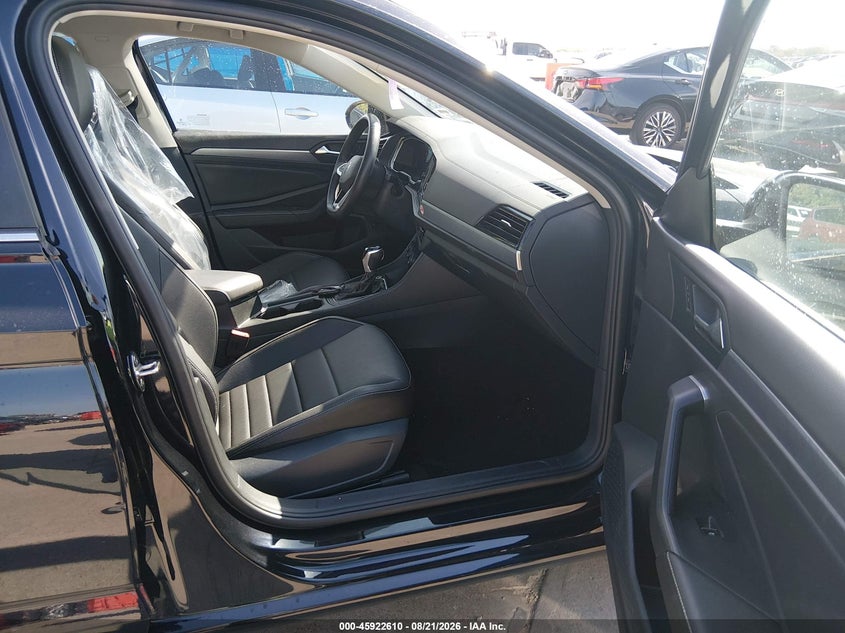 2024 Volkswagen Jetta VIN 3VW7M7BU1RM059917 IAAI salvage auction — SIDE, Salvage Title, sold $13,200 on 2026-09-08 (photo 5)
