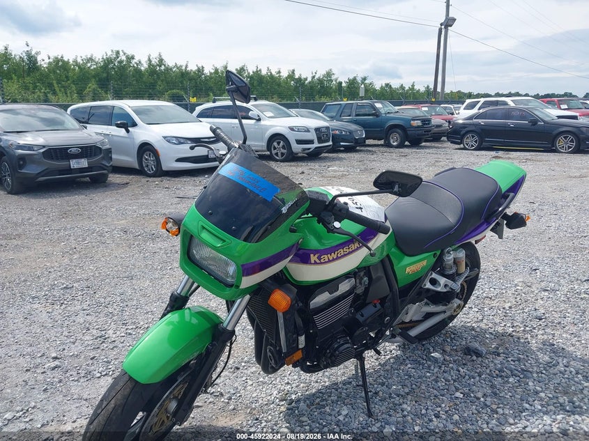 2000 Kawasaki Zr1100 VIN JKAZRBC18YA034071 IAAI salvage auction — FRONT & REAR, Salvage (Pennsylvania), sold $1,300 on 2026-09-09 (photo 2)