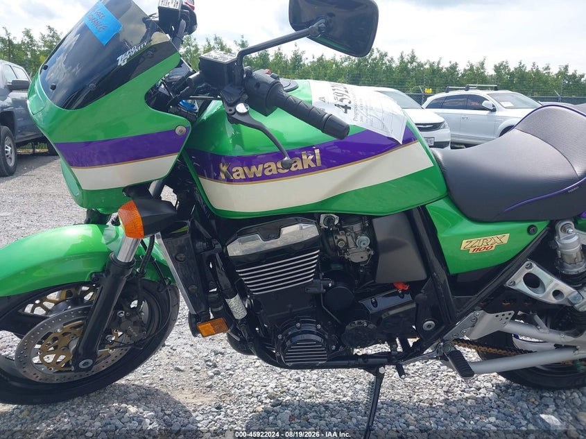 2000 Kawasaki Zr1100 VIN JKAZRBC18YA034071 IAAI salvage auction — FRONT & REAR, Salvage (Pennsylvania), sold $1,300 on 2026-09-09 (photo 9)