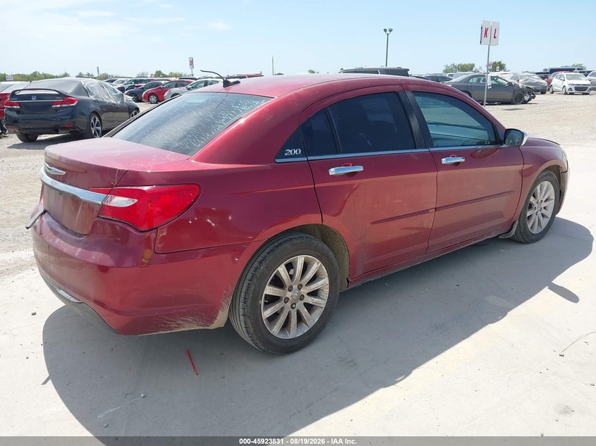 2014 Chrysler 200 VIN 1C3CCBCG9EN157002 IAAI salvage auction — SIDE, Wait Title, sold $800 on 2026-08-30 (photo 4)
