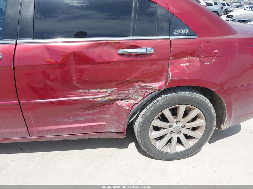 2014 Chrysler 200 VIN 1C3CCBCG9EN157002 IAAI salvage auction — SIDE, Wait Title, sold $800 on 2026-08-30 (photo 6)