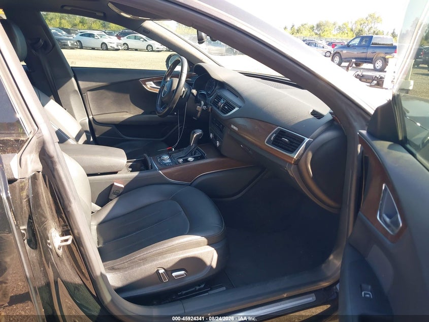 2016 Audi A7 VIN WAUWGAFC7GN010077 IAAI salvage auction — UNDERCARRIAGE, Salvage (Illinois), sold $0 on 2026-10-03 (photo 5)