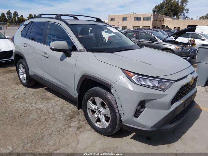 2019 Toyota Rav 4 VIN 2T3W1RFV7KC007977 — IAAI salvage auction photo