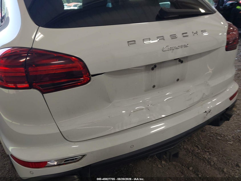 2017 Porsche Cayenne VIN WP1AA2A22HKA87833 IAAI salvage auction — REAR END, Wait Title, sold $7,500 on 2026-09-27 (photo 6)