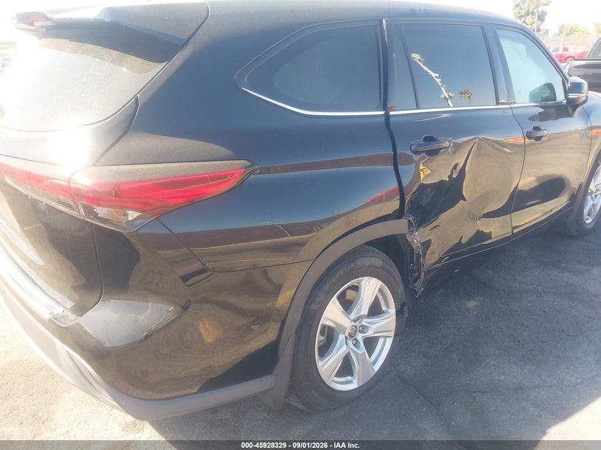 2021 Toyota Highlander VIN 5TDCZRAH5MS083553 IAAI salvage auction — SIDE, Salvage Title, sold $75 on 2026-10-05 (photo 6)