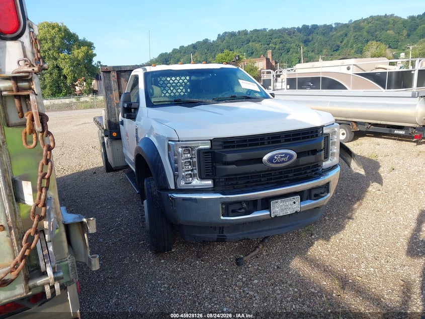 2017 Ford F550 VIN 1FDUF5HT8HDA01313 — IAAI salvage auction photo