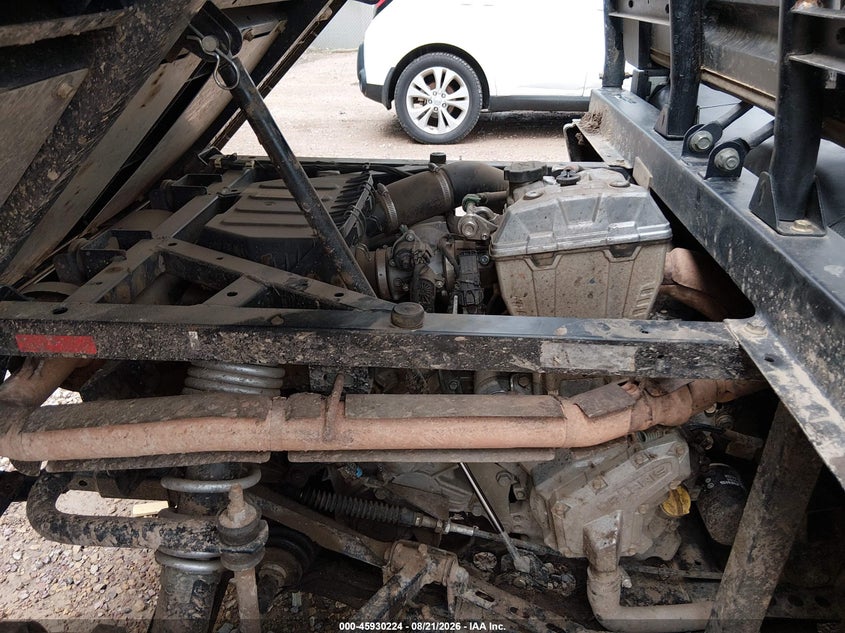 2014 Polaris Ranger VIN 4XARH6EA5EE238173 IAAI salvage auction — ROLLOVER, Wait Title, sold $2,350 on 2026-09-30 (photo 8)