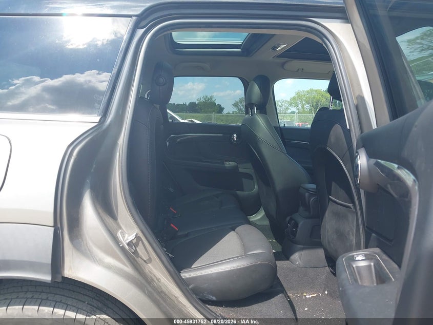 2017 Mini Countryman VIN WMZYT5C35H3D79359 IAAI salvage auction — FRESH WATER, Wait Title, sold $450 on 2026-10-07 (photo 8)