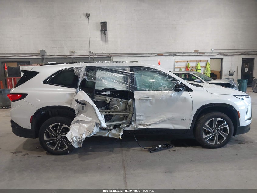 2025 Buick Enclave VIN 5GAEVBRS3SJ102186 IAAI salvage auction — SIDE, Wait Title, sold $14,050 on 2026-09-02 (photo 6)