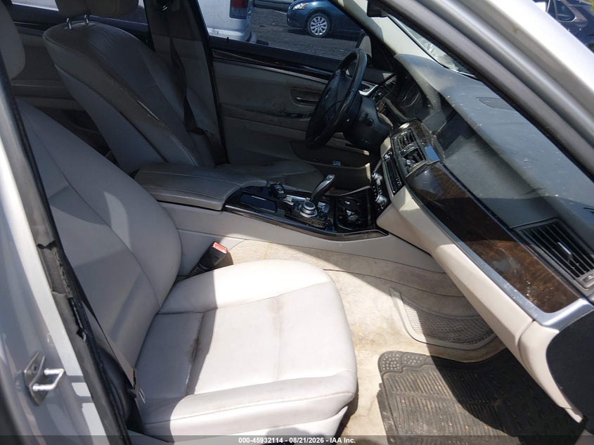 2011 BMW 5 series VIN WBAFR1C55BC737268 IAAI salvage auction — REAR END, Salvage (Pennsylvania), sold $775 on 2026-09-11 (photo 5)