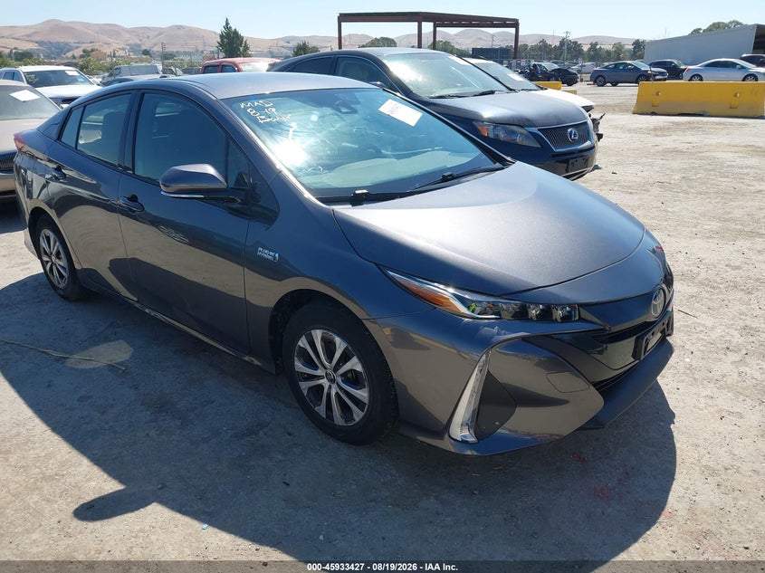 2018 Toyota Prius prime VIN JTDKARFPXJ3074864 — IAAI salvage auction photo