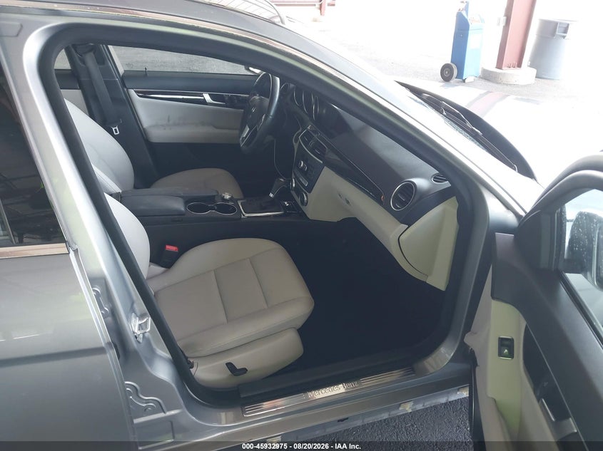 2012 Mercedes-benz C-klasse VIN WDDGF5HB6CR228008 IAAI salvage auction — FRONT END, Salvage (California), sold $1,350 on 2026-09-02 (photo 5)