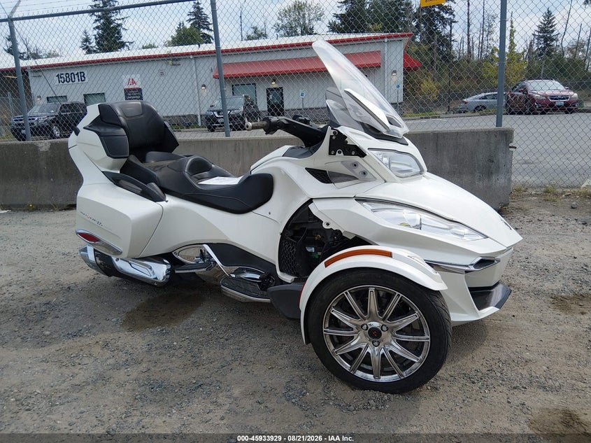 2015 Can-am/ brp Spyder VIN 2BXNBDD29FV006078 IAAI salvage auction — REAR END, Wait Title, sold $3,000 on 2026-09-09 (photo 1)