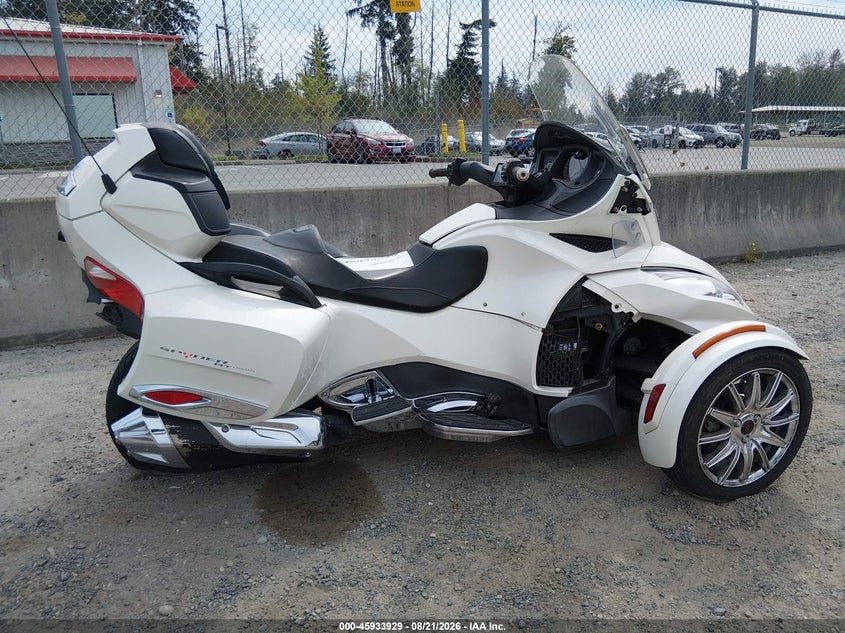 2015 Can-am/ brp Spyder VIN 2BXNBDD29FV006078 IAAI salvage auction — REAR END, Wait Title, sold $3,000 on 2026-09-09 (photo 4)