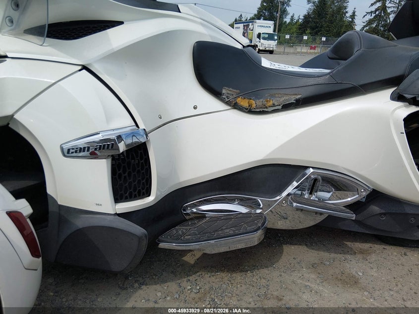 2015 Can-am/ brp Spyder VIN 2BXNBDD29FV006078 IAAI salvage auction — REAR END, Wait Title, sold $3,000 on 2026-09-09 (photo 9)