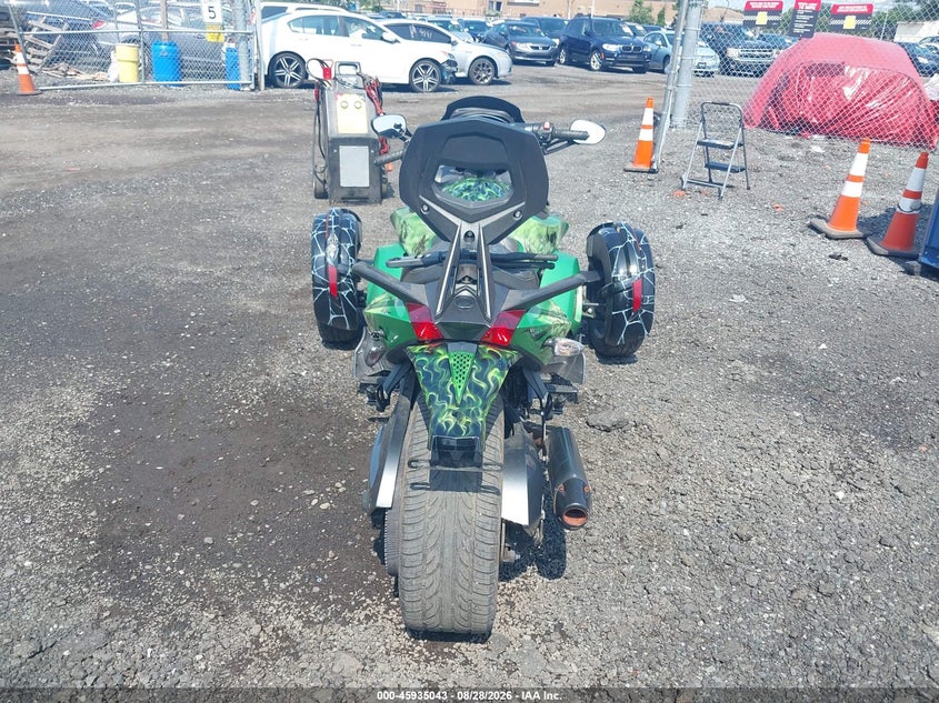 2013 Can-am Spyder roadster VIN 2BXNABC18DV000981 IAAI salvage auction — HAIL, Clear (New Jersey), sold $2,050 on 2026-09-21 (photo 6)