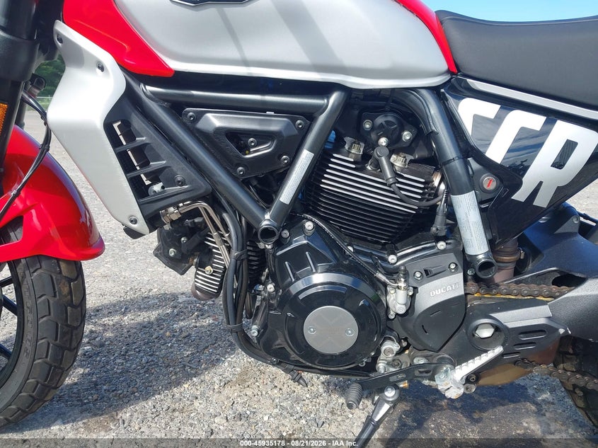 2025 Ducati Scrambler VIN ZDMKAT3M9SB008728 IAAI salvage auction — LEFT SIDE, Salvage Title, sold $1,100 on 2026-10-13 (photo 9)