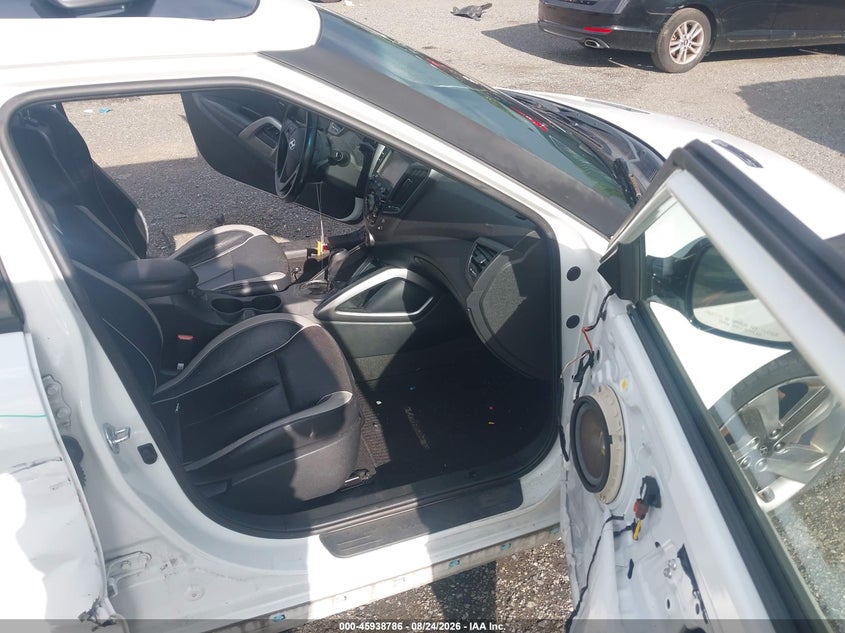 2015 Hyundai Veloster VIN KMHTC6AE3FU217170 IAAI salvage auction — RIGHT SIDE, Salvage - Greater Than 75% (Maryland), sold $925 on 2026-09-14 (photo 5)