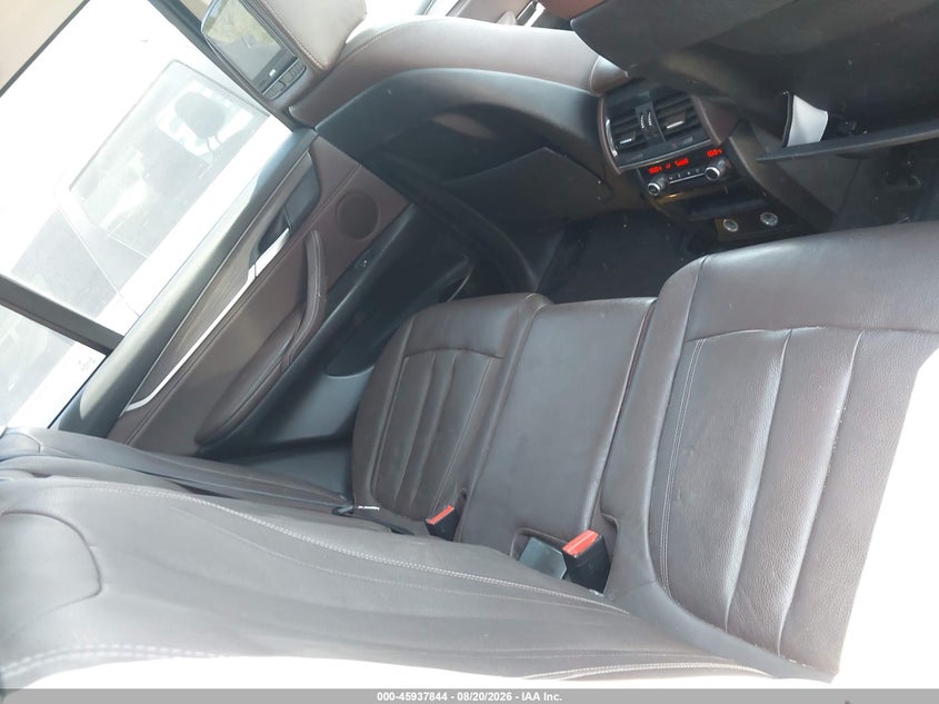 2015 BMW X5 VIN 5UXKR0C50F0P18208 IAAI salvage auction — NORMAL WEAR, Wait Title, sold $4,725 on 2026-09-13 (photo 8)